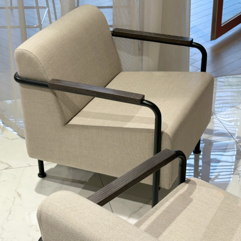 Fauteuil design Mommo Mobboli
